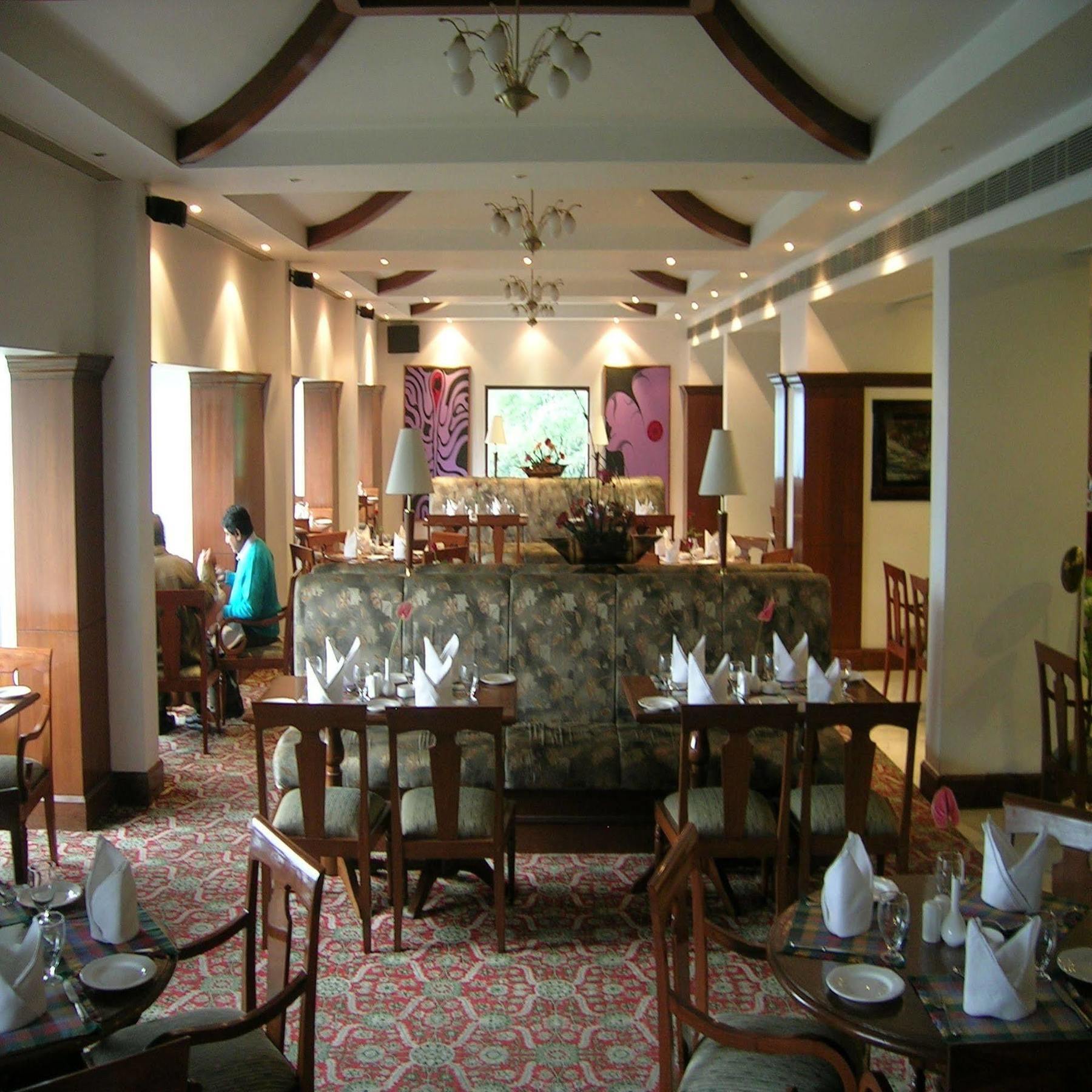 The Royal Plaza Gangtok Ξενοδοχείο Εξωτερικό φωτογραφία